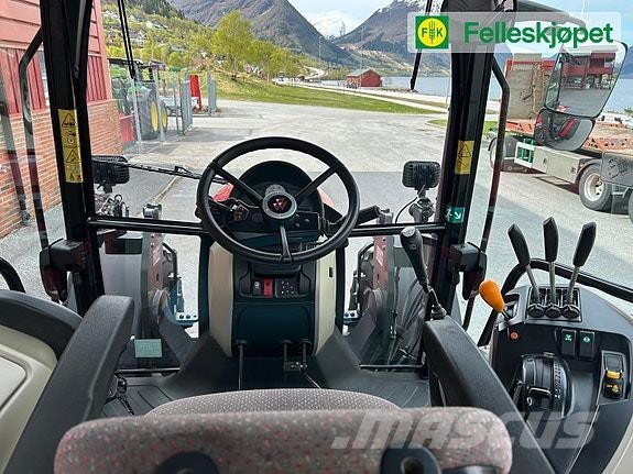 Massey Ferguson MF 5711 Traktori