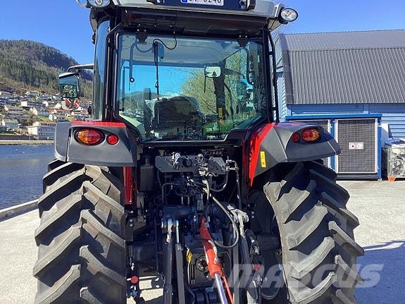 Massey Ferguson MF 5711M Traktoren