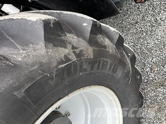 Massey Ferguson MF 5713 S Dyna 4 Traktori