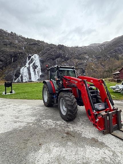 Massey Ferguson MF 5M.145 Traktorer