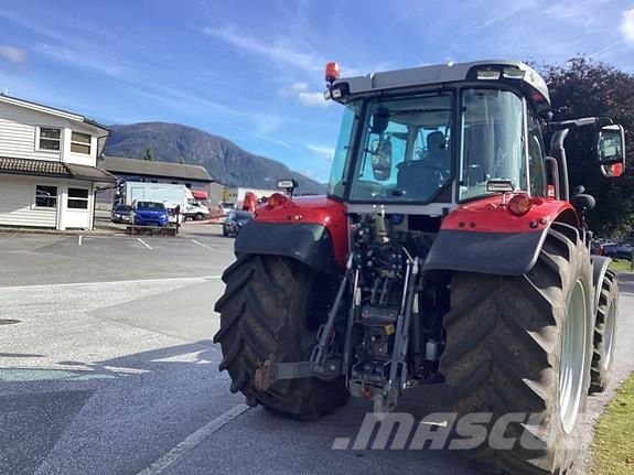 Massey Ferguson MF 5S.145 Traktori