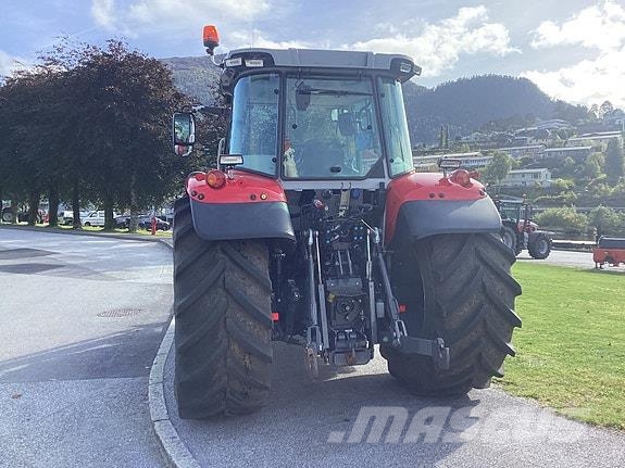Massey Ferguson MF 5S.145 Traktori