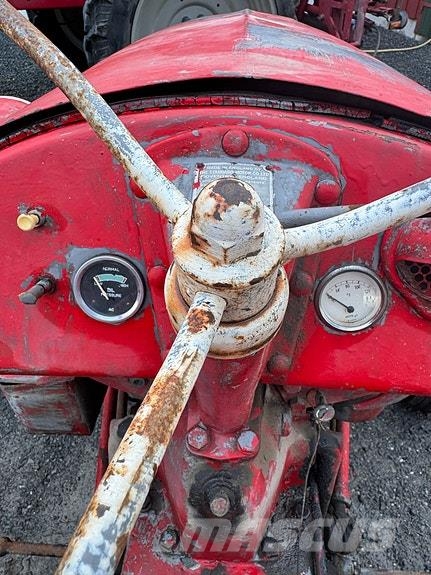 Massey Ferguson Tea-20 Gråtass Traktorer