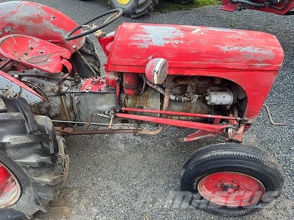 Massey Ferguson Tea-20 Gråtass Traktorer