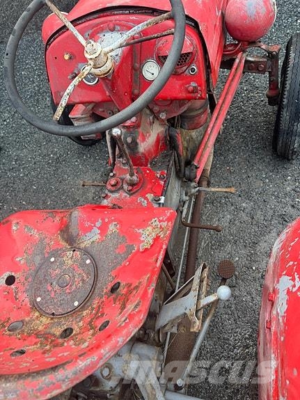 Massey Ferguson Tea-20 Gråtass Traktorer