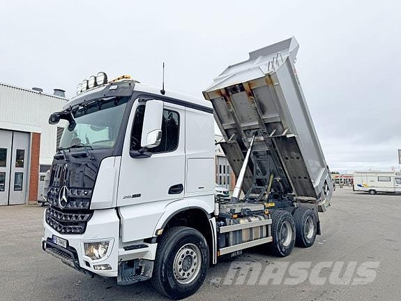 Mercedes-Benz Arocs 6X4 Istrailtipp med høytløftende luke, aksel Tipper trucks