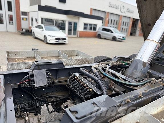 Mercedes-Benz Arocs 6X4 Istrailtipp med høytløftende luke, aksel Tipper trucks