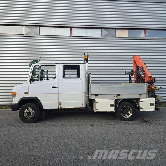 Mercedes-Benz Vario 815D med Palfinger kran Camiones grúa