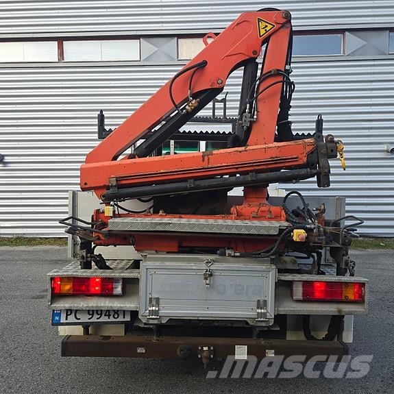 Mercedes-Benz Vario 815D med Palfinger kran Camiones grúa