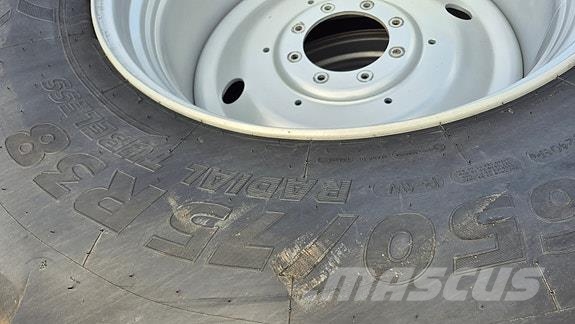 Michelin Mach Bib 650/75R38 og 600/65R28 Ďalšie poľnohospodárske stroje