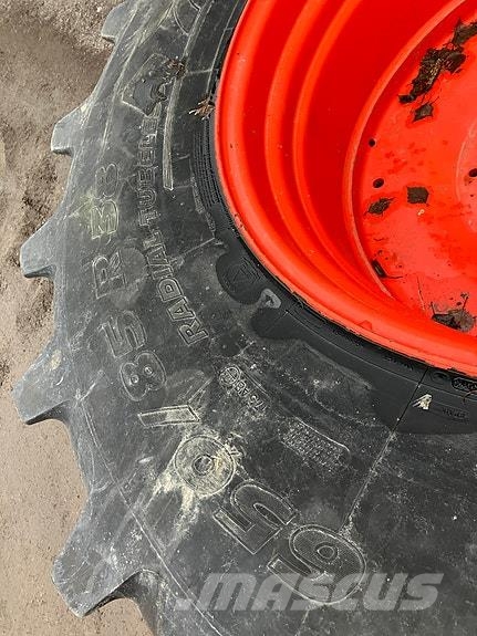 Michelin MachXbib 600/70R30 og 650/85R38 Pneus Agrícolas