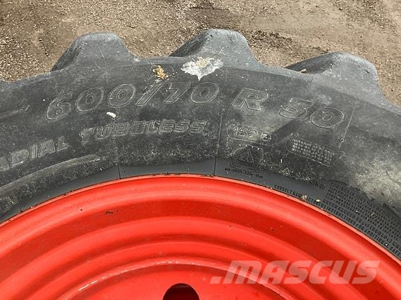 Michelin MachXbib 600/70R30 og 650/85R38 Pneus Agrícolas