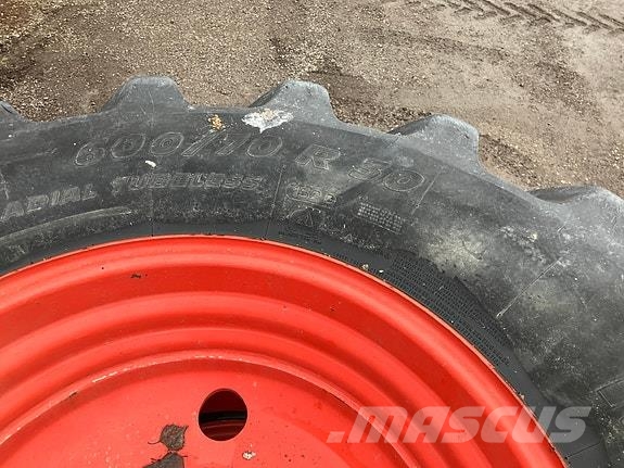 Michelin MachXbib 600/70R30 og 650/85R38 Pneus Agrícolas