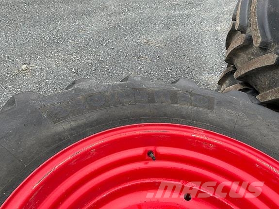 Michelin MULTIBIB 540 og 650 hjulsett ماكينات الطرق والجليد الأخرى