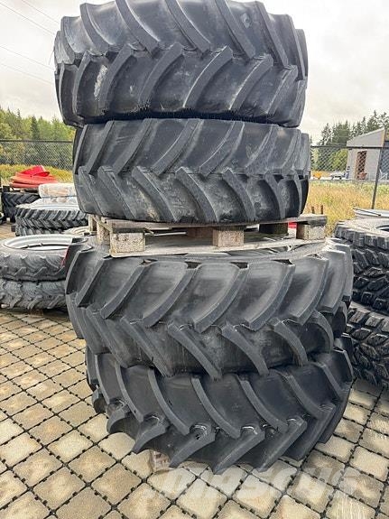 Mitas 540 og 440 Pneus, roues et jantes