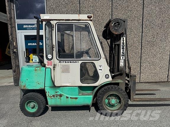 Mitsubishi FD30CAP 30432 معدات البناء - غير ذلك