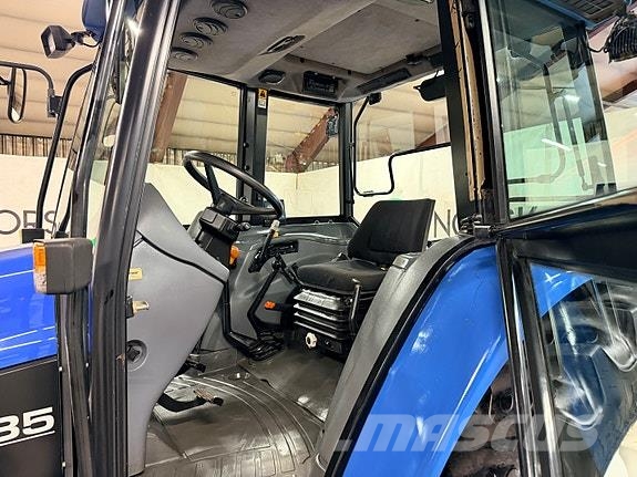 New Holland 5635 Tractors