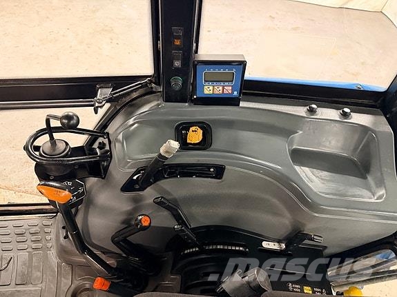 New Holland 5635 Tractors