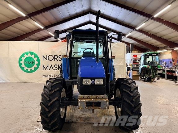 New Holland 5635 Tractors