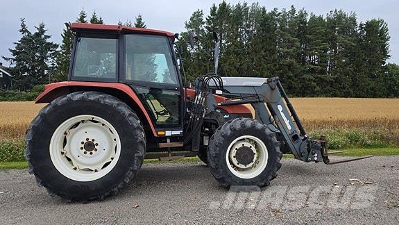 New Holland L85 トラクター