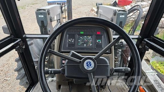 New Holland L85 トラクター