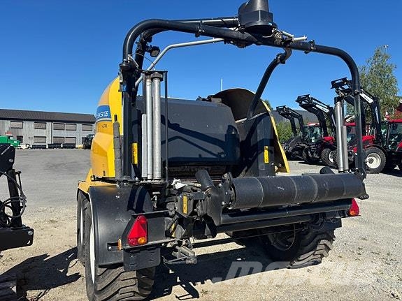 New Holland Rollbaler 135 Ultra 圓型牧草打包機