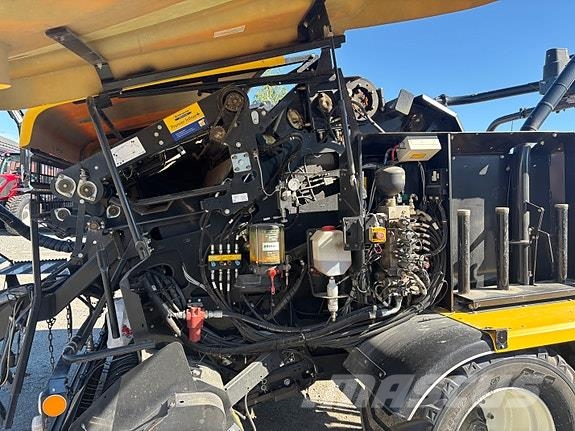 New Holland Rollbaler 135 Ultra 圓型牧草打包機