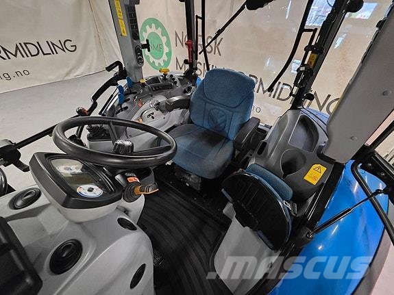 New Holland T5.115 EC#2 sett dekk# الجرارات