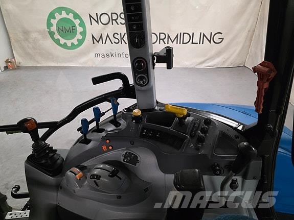 New Holland T5.115 EC#2 sett dekk# الجرارات