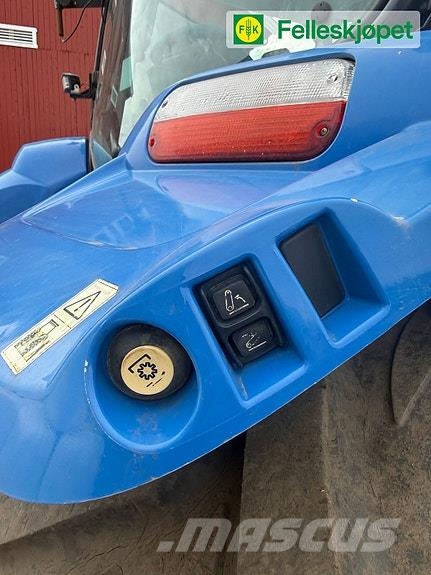New Holland T6040 الجرارات