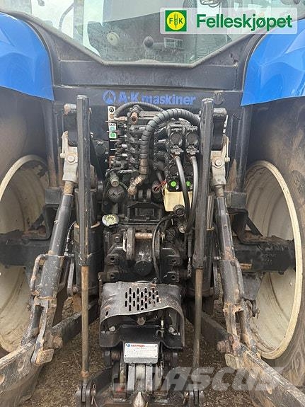 New Holland T6040 الجرارات
