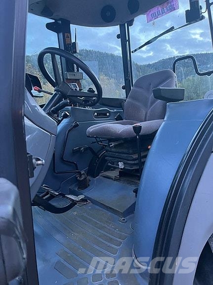 New Holland TD90D Tractors