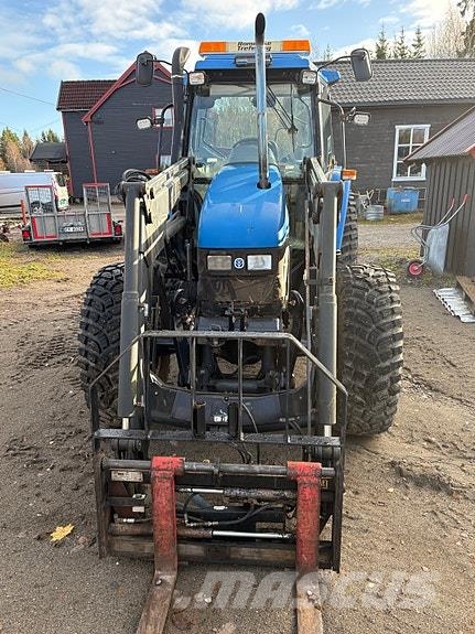 New Holland TS 110, 2 sett dekk Traktori