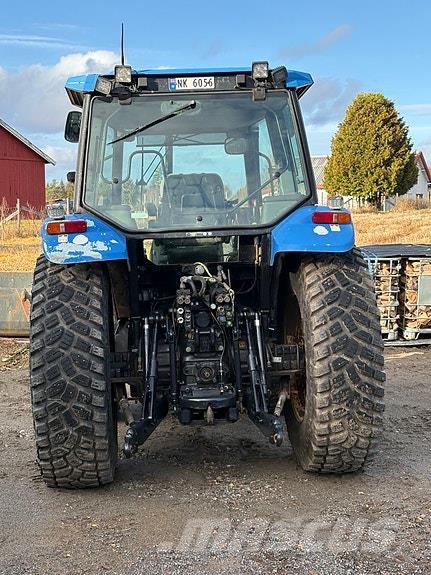 New Holland TS 110, 2 sett dekk Traktori