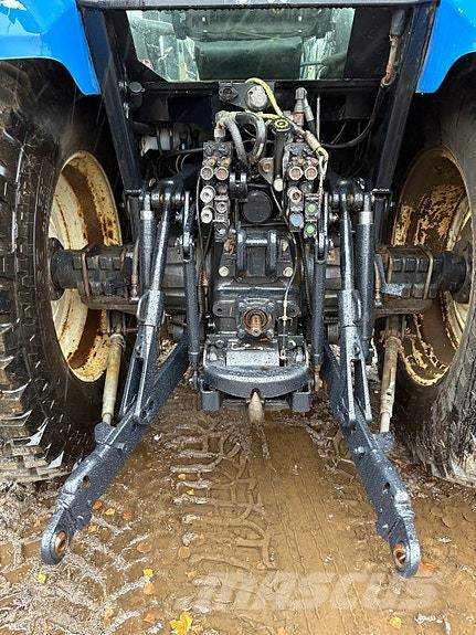 New Holland TS 110, 2 sett dekk Traktori