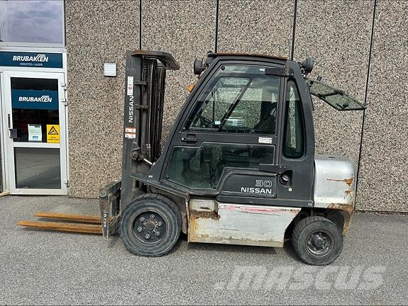 Nissan FD30 30871 Otros