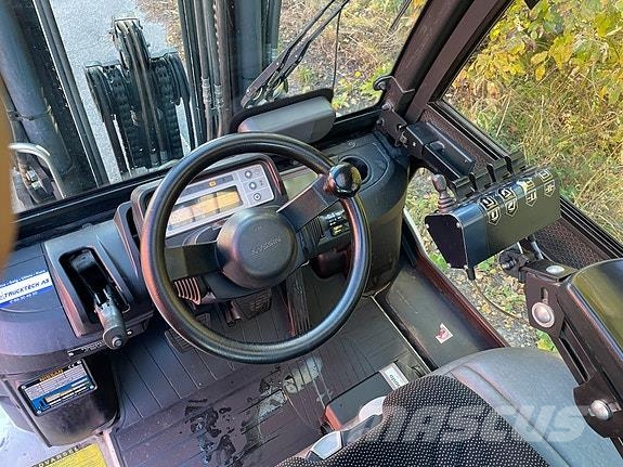 Nissan W1F4F40Y Otros