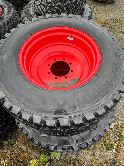 Nokian Hakkapeliitta 540/80R38 og 400/80R28 Dekk, hjul og felger