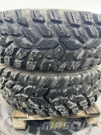 Nokian Hakkapeliitta 540/80R38 og 400/80R28 Dekk, hjul og felger