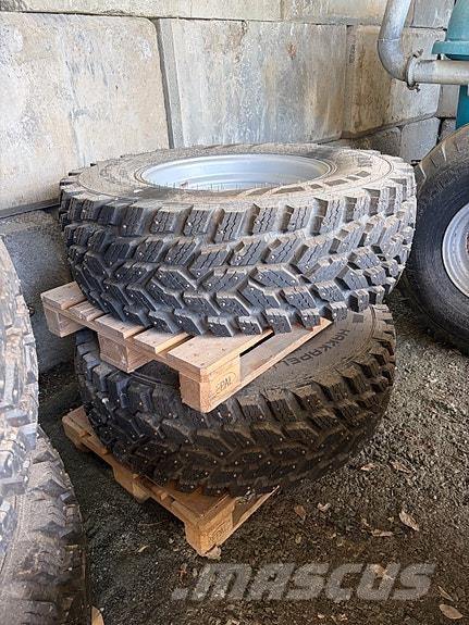 Nokian Hakkapelita Vinterdekk med pigg Інше дорожнє і снігозбиральне обладнання