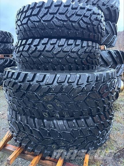 Nokian Hakkapelitta 540/80R38 og 400/80R28 hjulsett Gume, kotači i naplatci