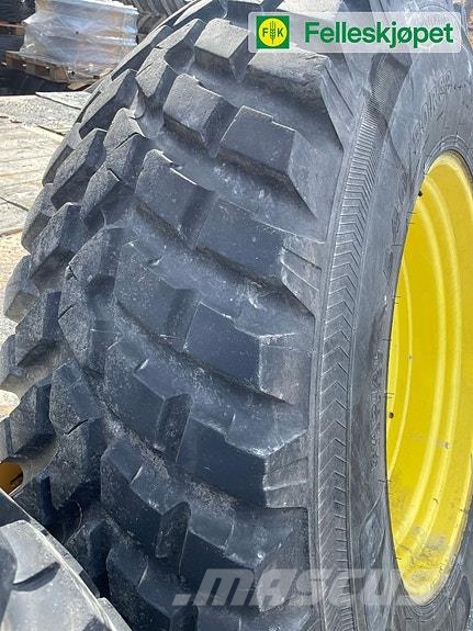 Nokian TRI 2 540/80R38 og 440/80 GKN gul Traktoren
