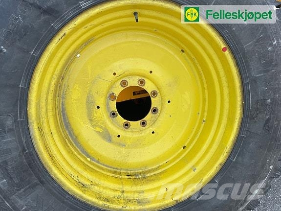 Nokian TRI 2 540/80R38 og 440/80 GKN gul Traktoren