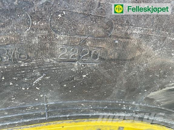 Nokian TRI 2 540/80R38 og 440/80 GKN gul Traktoren
