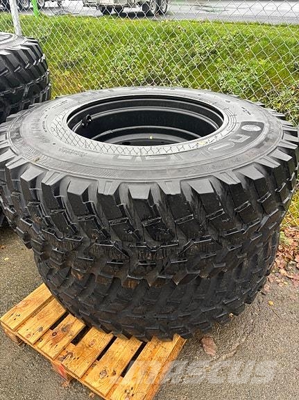 Nokian TRI2 الإطارات والعجلات والحافات
