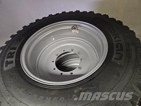 Nokian TRI2 hjulsett 600/65R38 & 480/65R28 Muud teekoristamise ja lumekoristamise masinad