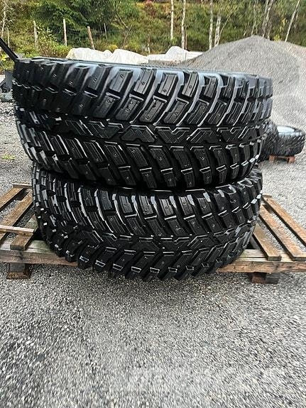 Nokian TRI2 Ukjent modell ماكينات زراعية - غير ذلك