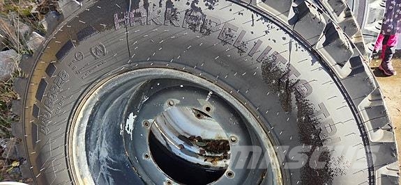 Nokian vinterdekk Tri2 bak og hakka fram Landbruk - Annet