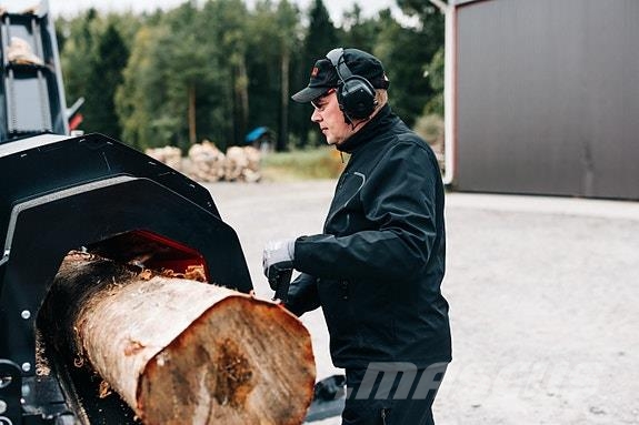 Palax vedmaskin D410 Pro+ PTO Forstanhänger