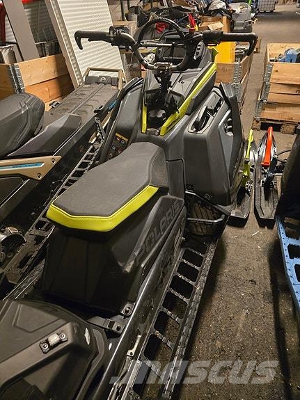 Polaris 850 RMK Khaos Matryx 155 Sneeuwscooters